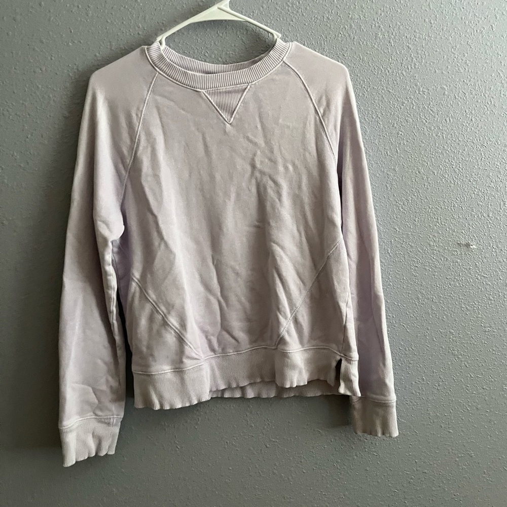 Universal threads lavender crew neck